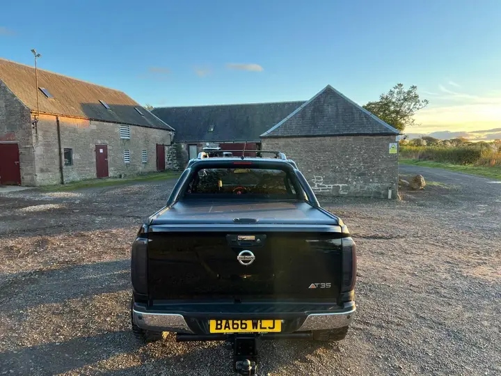 Nissan Navara 2017 photo 5