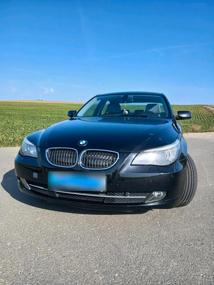 BMW 523I