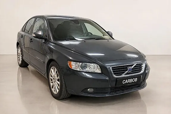 Volvo S40 2010 photo 2