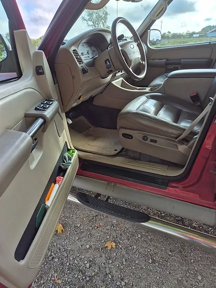 Ford Explorer 2003 photo 2