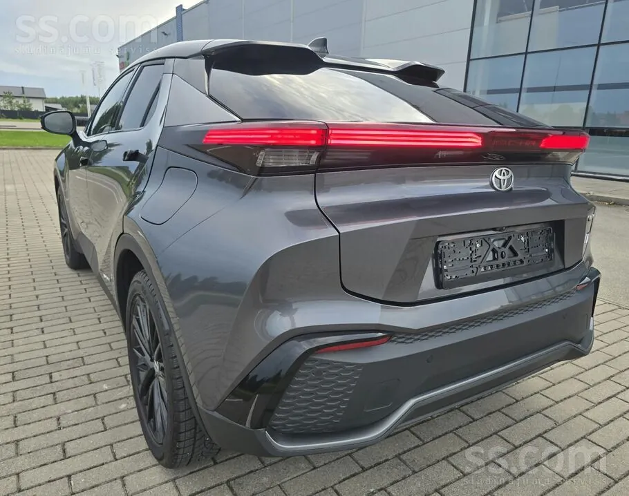 Toyota C-Hr 2024 photo 3