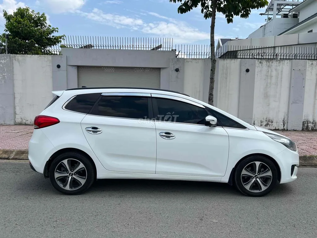 Kia Rondo 2016 photo 4