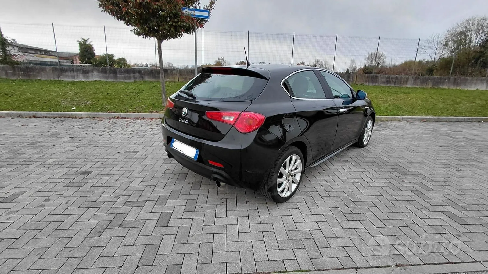 Alfa Romeo Giulietta 2011 photo 3