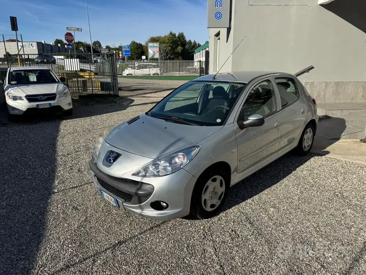 Peugeot 206 2012 photo 3