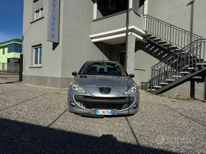 Peugeot 206 2012 photo 4