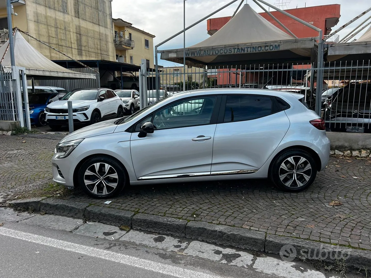 Renault Clio 2023 photo 2