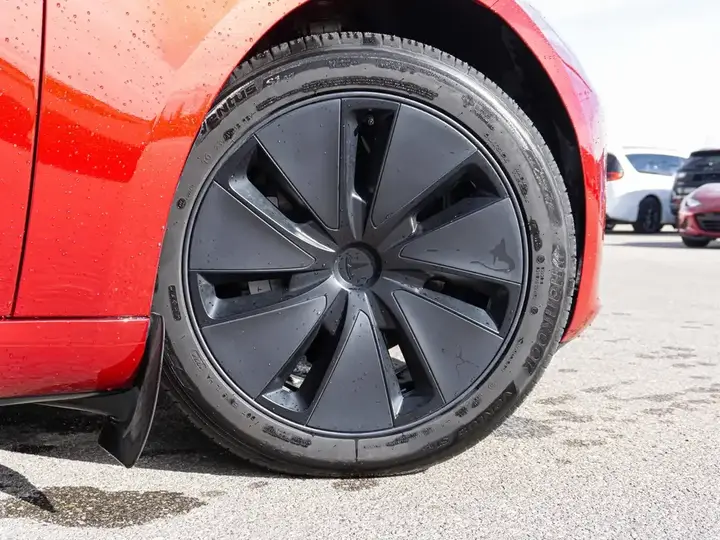 Tesla Model 3 2024 photo 5