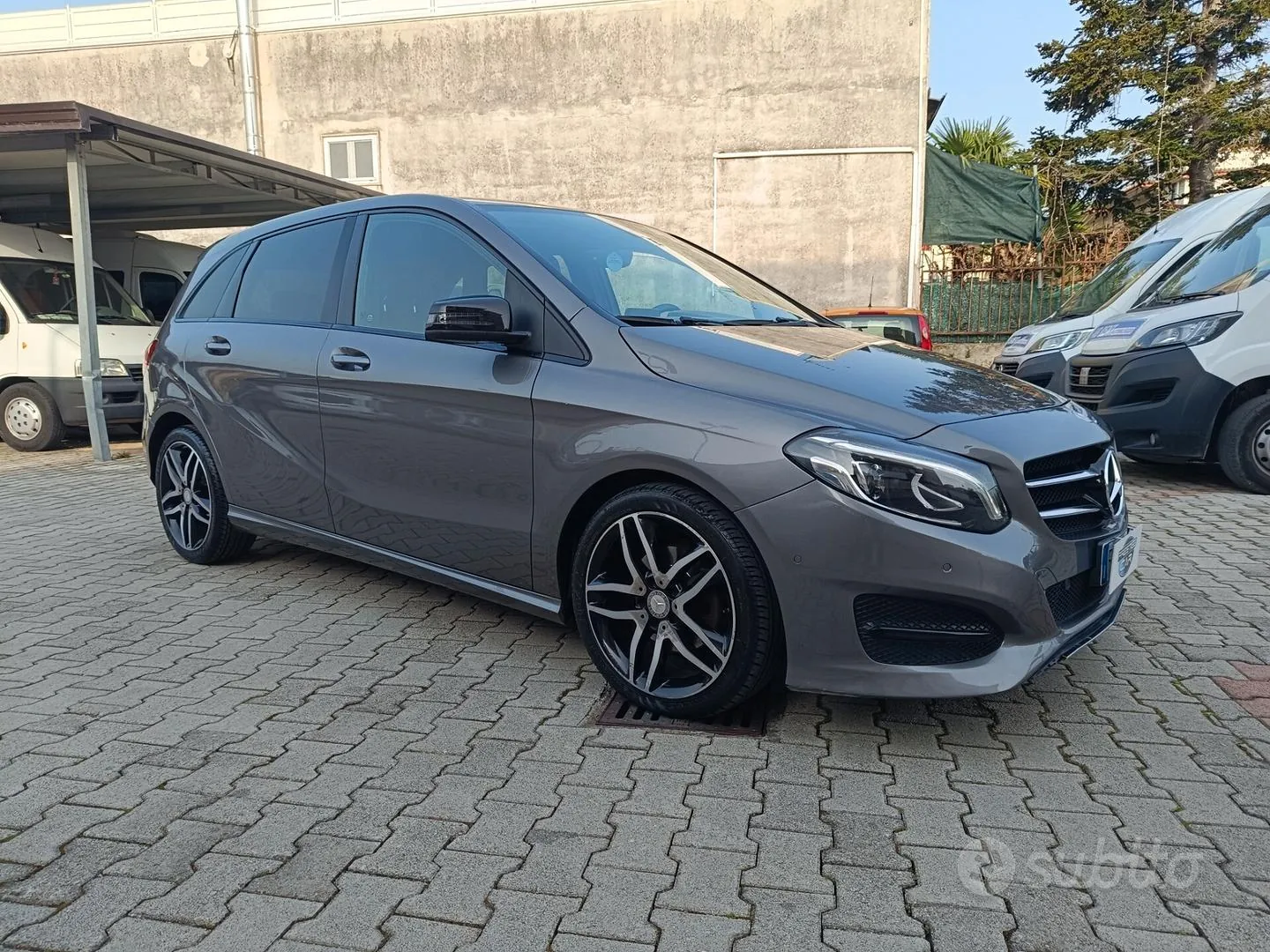 Mercedes-Benz B-Class 2016 photo 2