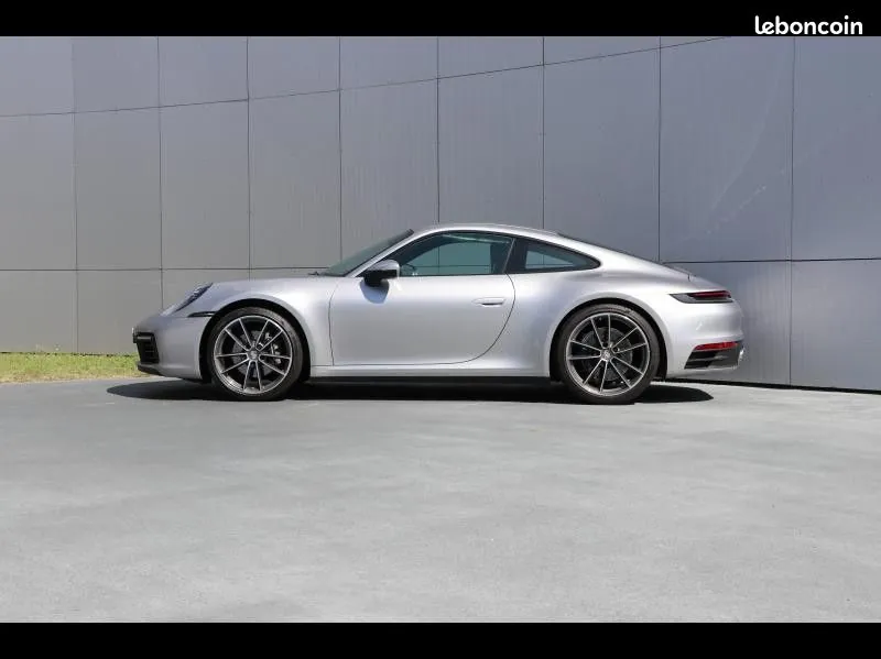 Porsche 911 2020 photo 2