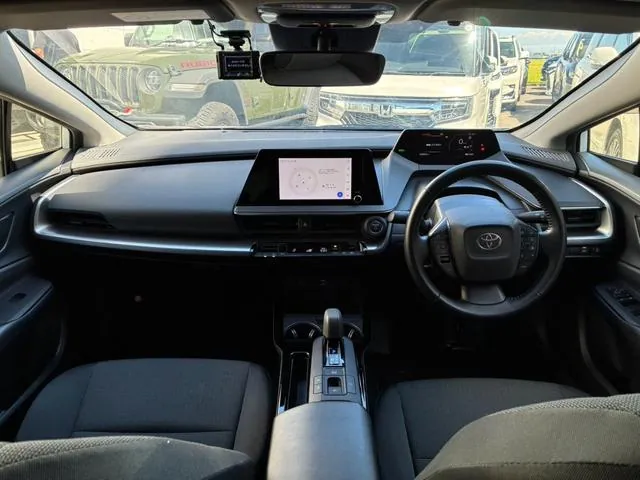 Toyota Prius 2023 photo 2