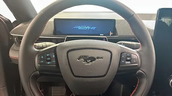 Ford Mustang Mach-E 2025 photo 4