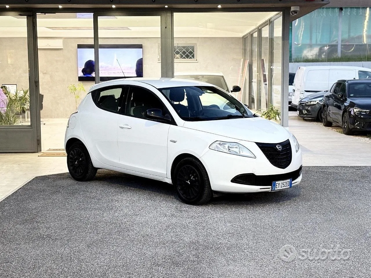 Lancia Ypsilon