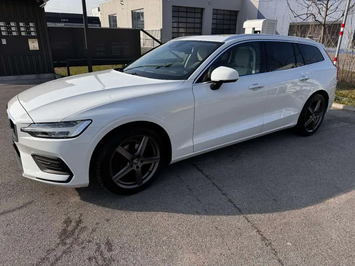 Volvo V60 2018 photo 2