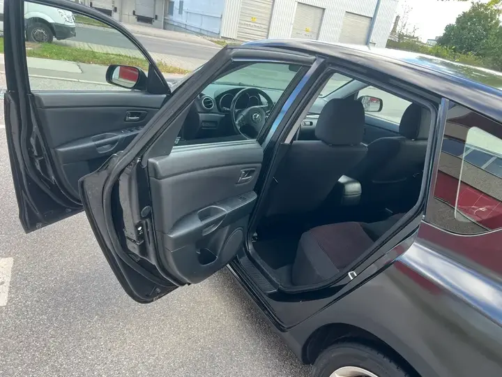 Mazda Mazda3 2006 photo 3
