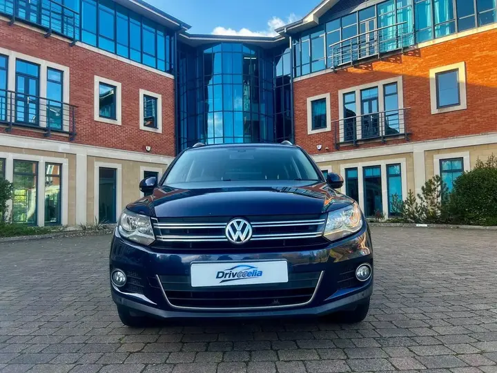 Volkswagen Tiguan 2012 photo 2