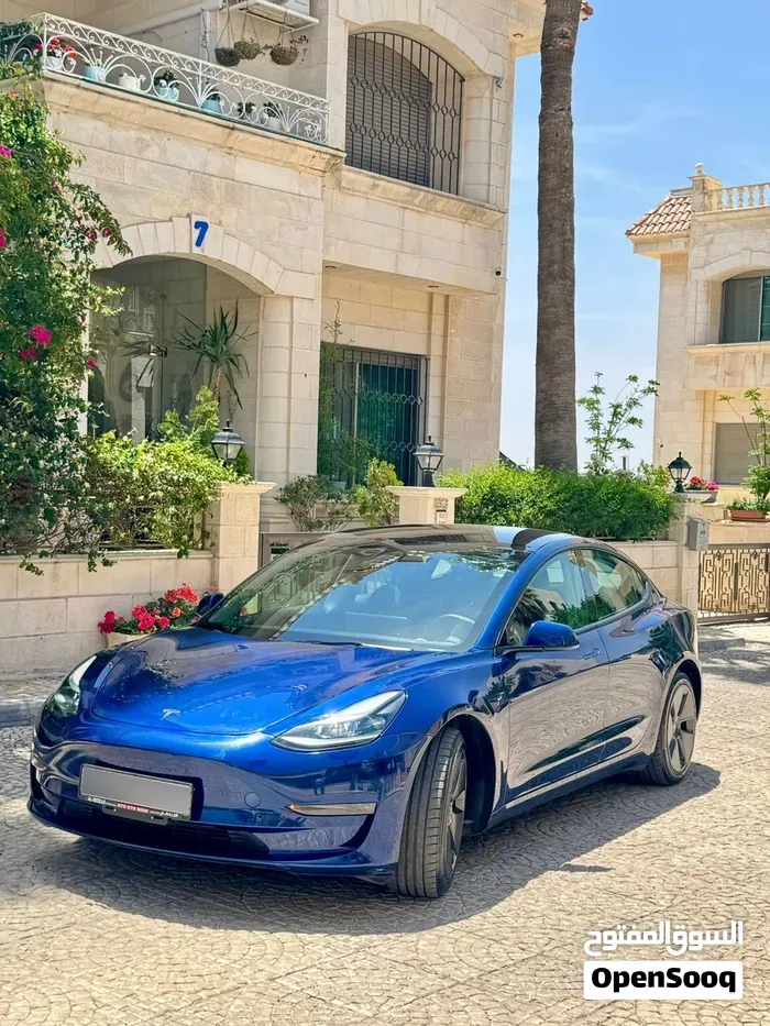 Tesla Model 3 2023 photo 2