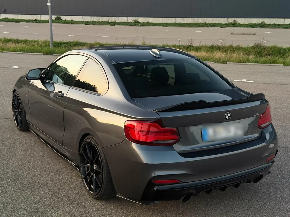 BMW 220I
