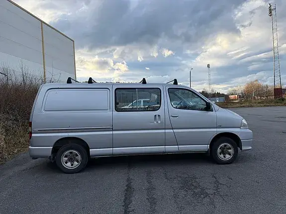 Toyota Hiace 2008 photo 3