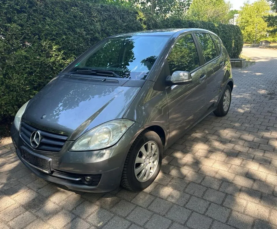 Mercedes-Benz A180