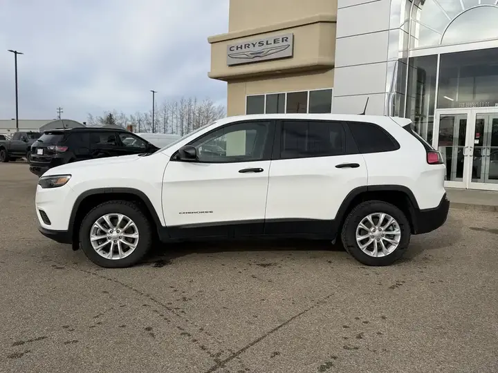 Jeep Cherokee 2021 photo 3