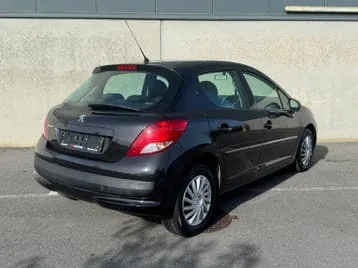 Peugeot 207 2014 photo 3