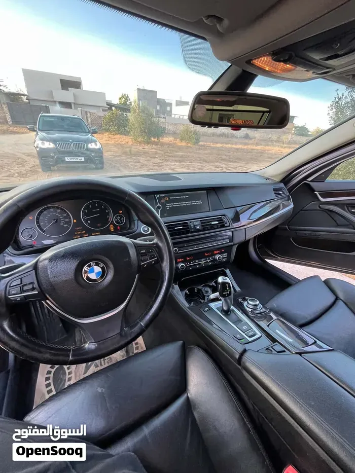BMW 5 Series 2011 photo 2