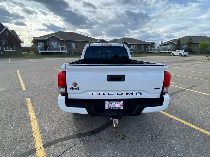 Toyota Tacoma 2023 photo 3