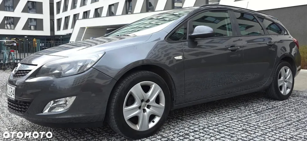 Opel Astra 2011 photo 4