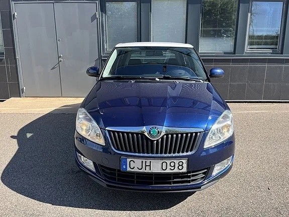 Skoda Fabia 2013 photo 2