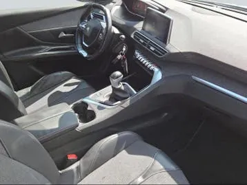 Peugeot 3008 2018 photo 2