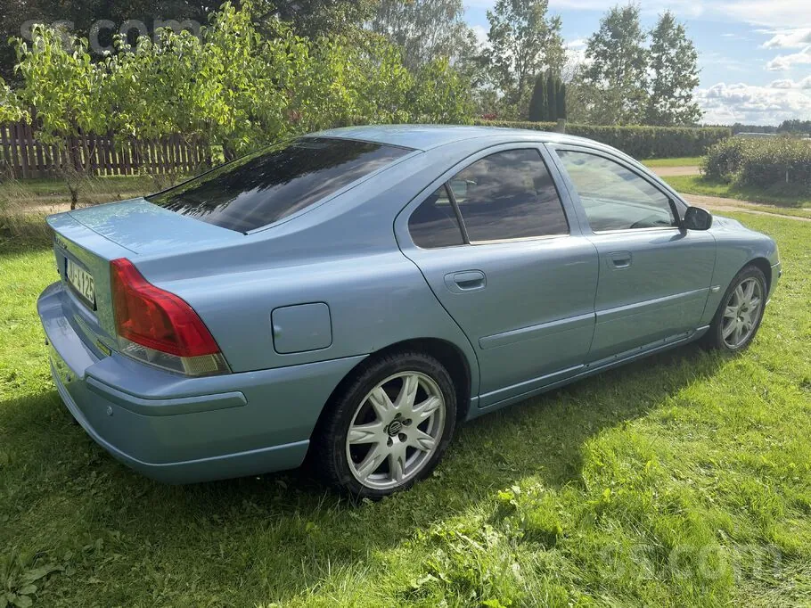 Volvo S60 2004 photo 2