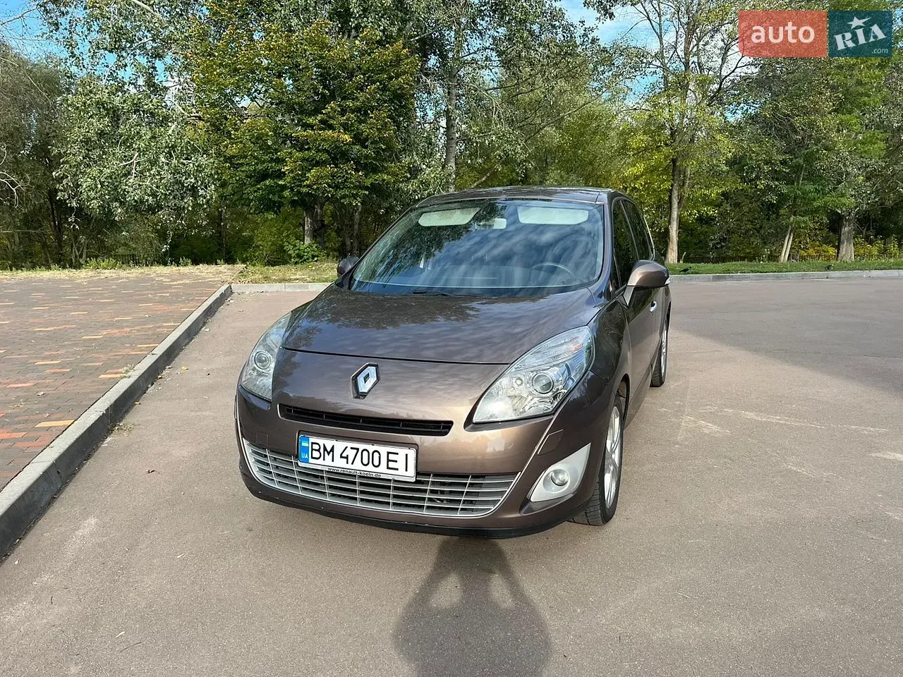 Renault Grand Scenic 2011 photo 2