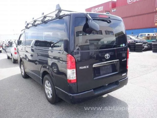 Toyota Hiace 2018 photo 3