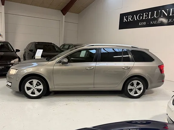 Skoda Octavia 2015 photo 2