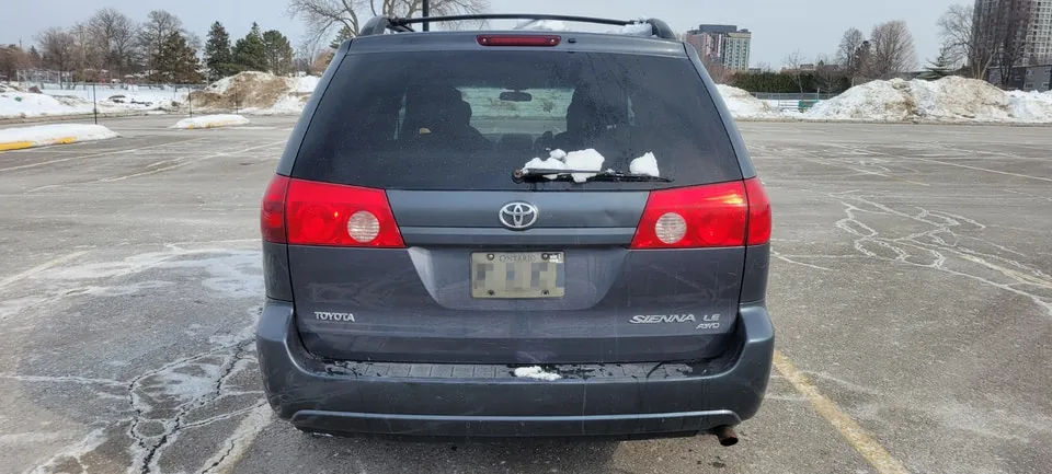 Toyota Sienna 2008 photo 2