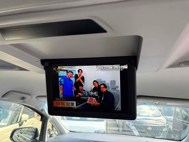 Toyota Vellfire 2017 photo 4