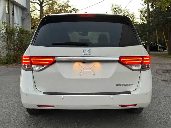 Honda Odyssey 2015 photo 3