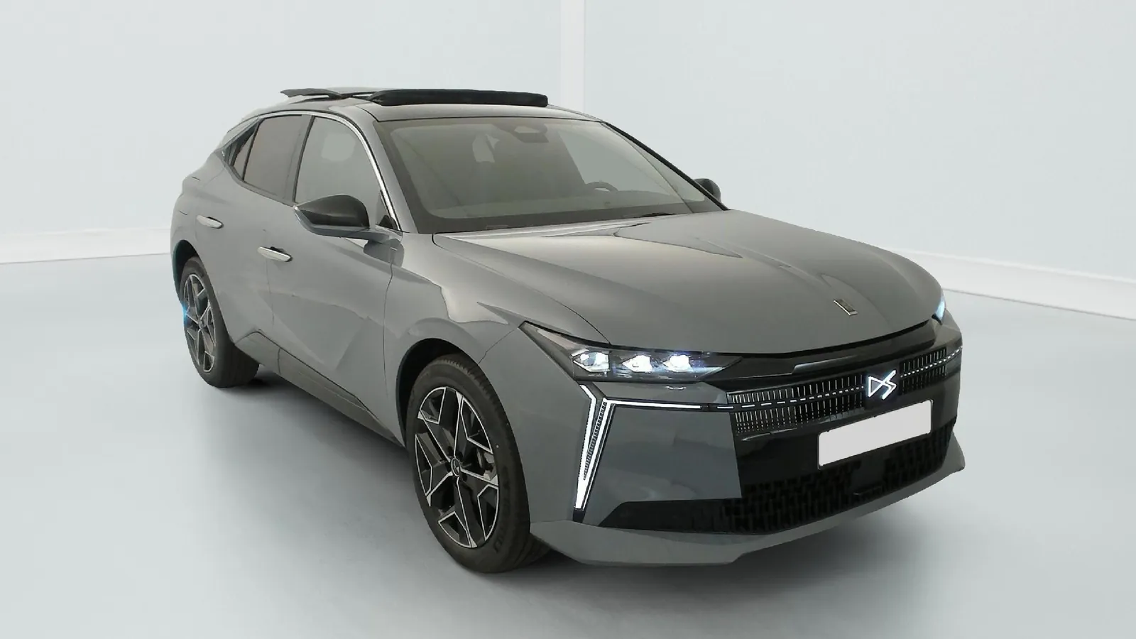 DS Automobiles N°4