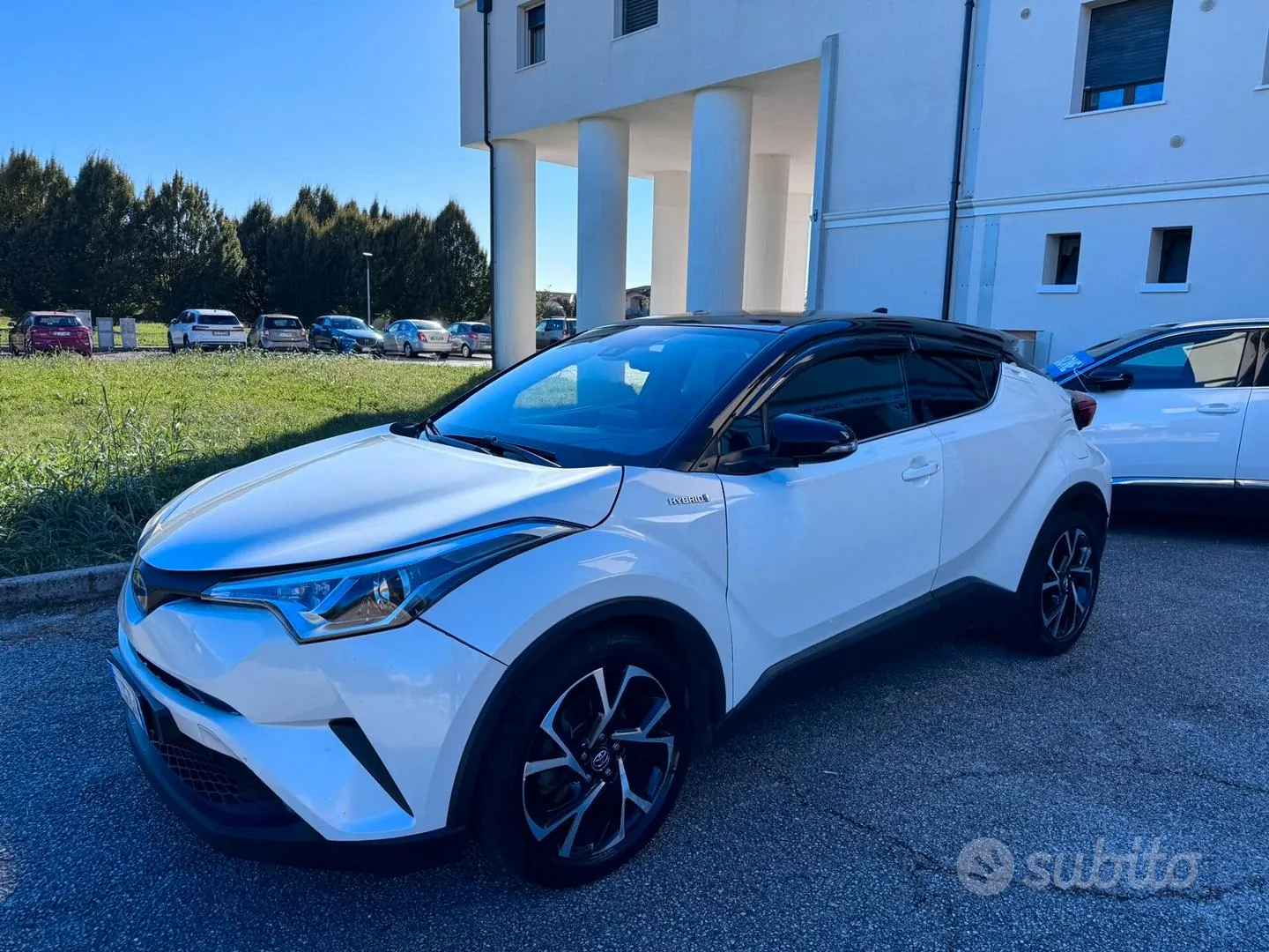 Toyota C-Hr 2019 photo 2