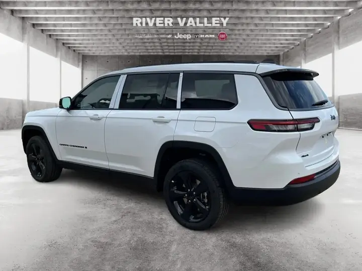 Jeep Grand Cherokee L 2026 photo 5