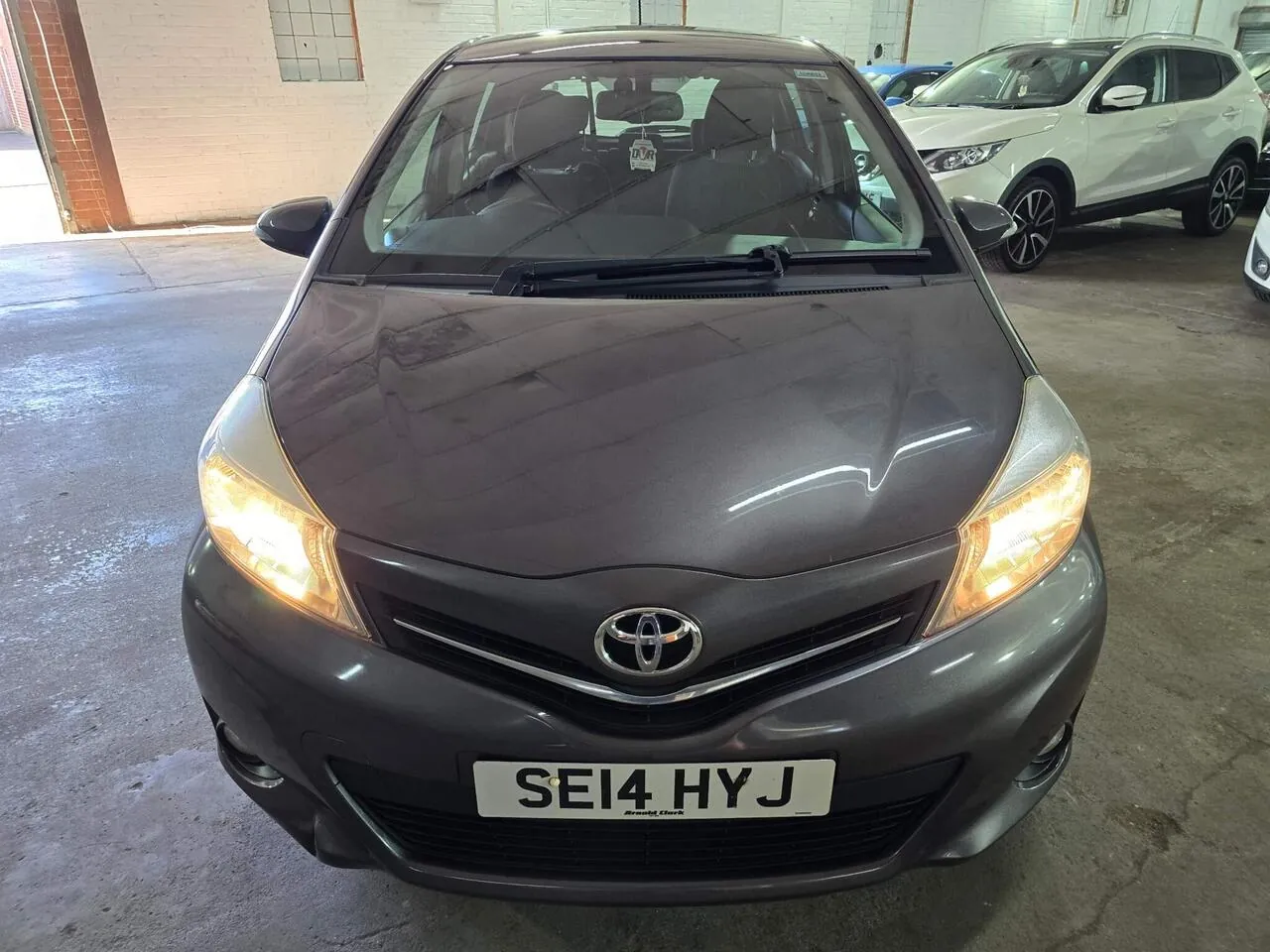 Toyota Yaris 2014 photo 3