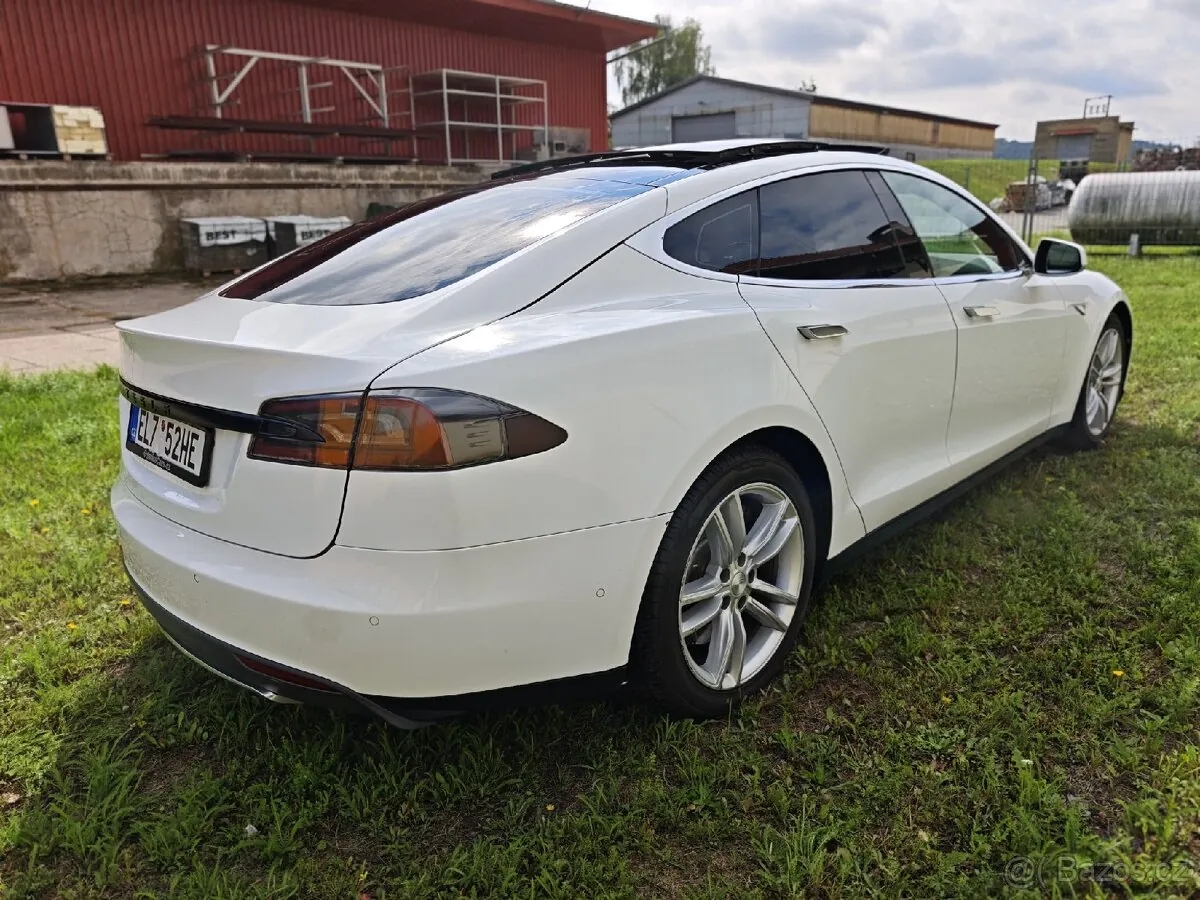 Tesla Model S 2016 photo 5