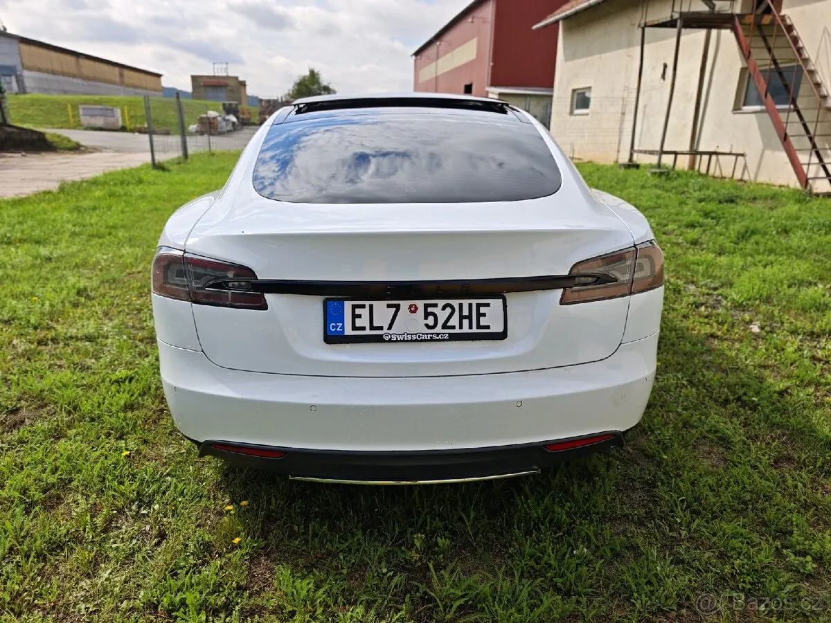 Tesla Model S 2016 photo 4