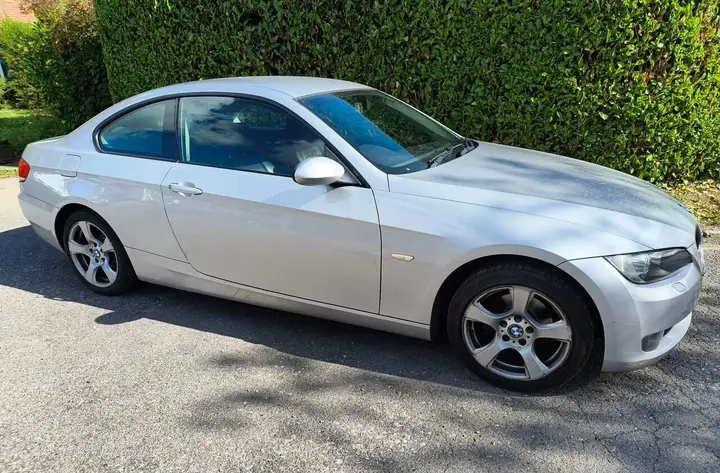BMW 3 Series 2008 photo 2