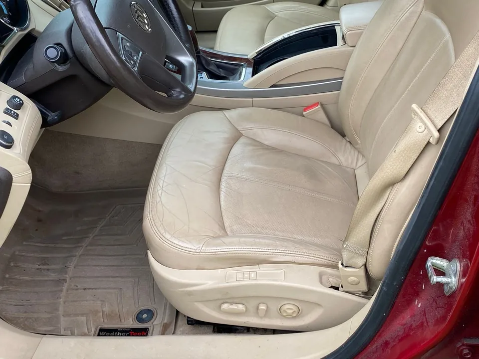 Buick Lacrosse 2010 photo 2