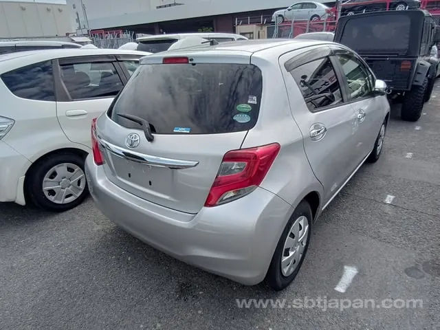 Toyota Vitz 2016 photo 4