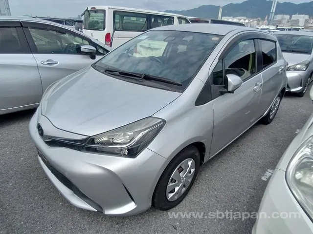 Toyota Vitz 2016 photo 2