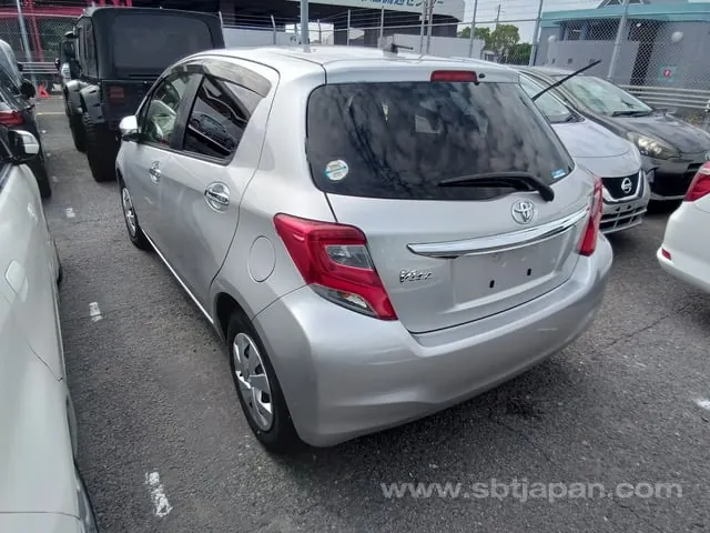 Toyota Vitz 2016 photo 3