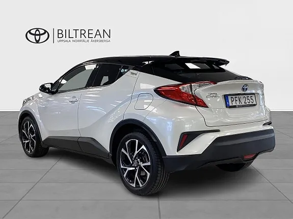 Toyota C-Hr 2017 photo 2