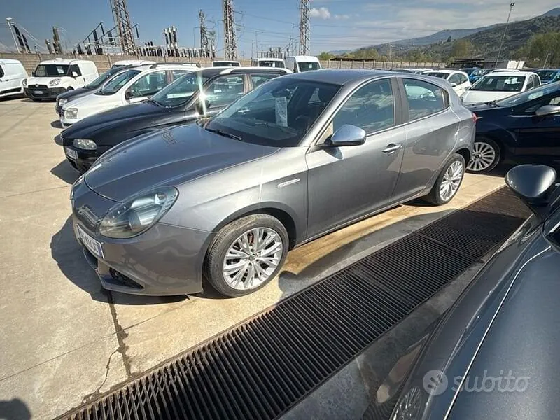 Alfa Romeo Giulietta 2016 photo 2